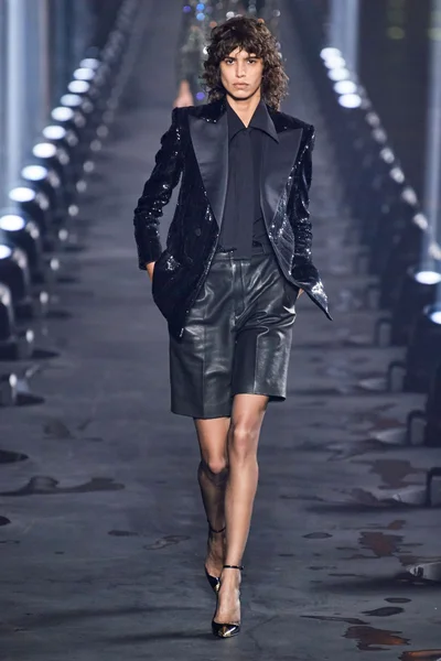 Look 70